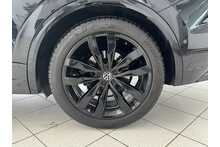 21/21 Volkswagen Touareg TDI V6 Black Edition