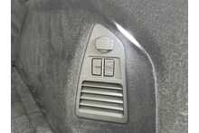 21/21 Volkswagen Touareg TDI V6 Black Edition