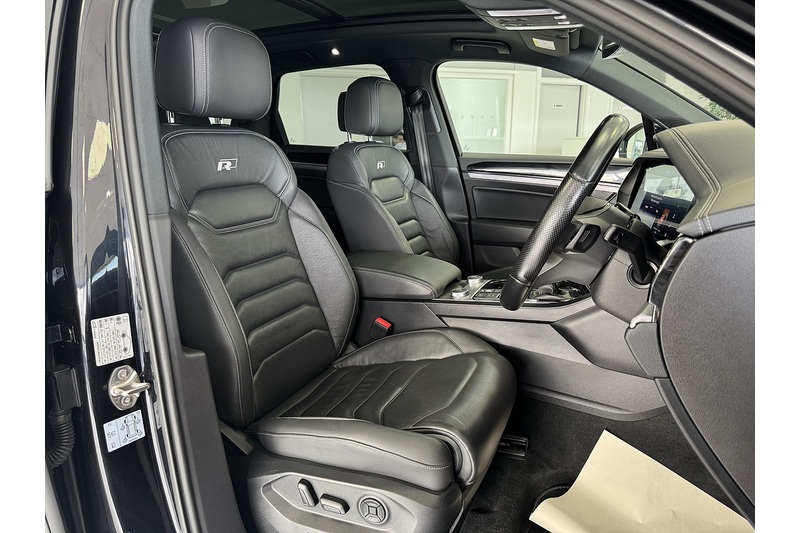 Volkswagen 3.0 TDI V6 Black Edition SUV 5dr Diesel Tiptronic 4Motion Euro 6 (s/s) (286 ps)