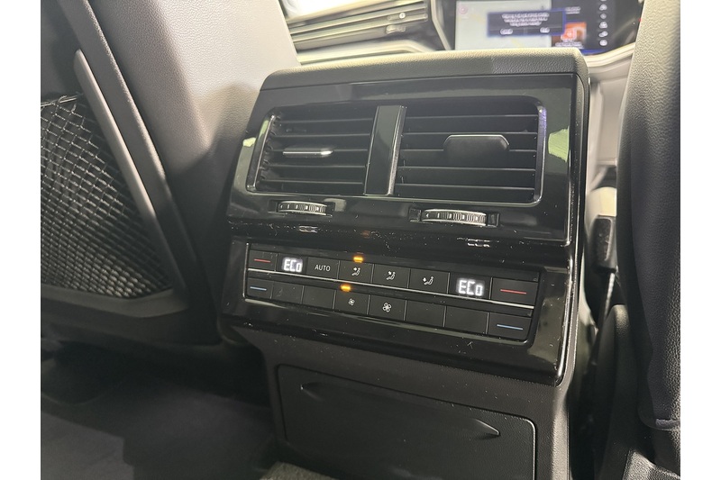 Volkswagen 3.0 TDI V6 Black Edition SUV 5dr Diesel Tiptronic 4Motion Euro 6 (s/s) (286 ps)