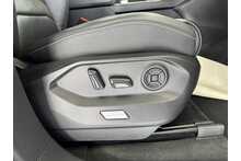 21/21 Volkswagen Touareg TDI V6 Black Edition