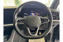 21/21 Volkswagen Touareg TDI V6 Black Edition