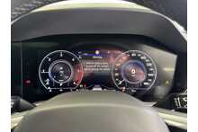 21/21 Volkswagen Touareg TDI V6 Black Edition