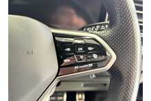 21/21 Volkswagen Touareg TDI V6 Black Edition