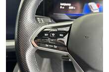 21/21 Volkswagen Touareg TDI V6 Black Edition