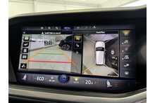 21/21 Volkswagen Touareg TDI V6 Black Edition