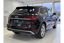 21/21 Audi Q5 2.0 TDI 40 S line SUV Diesel S Tronic quattro 204 ps