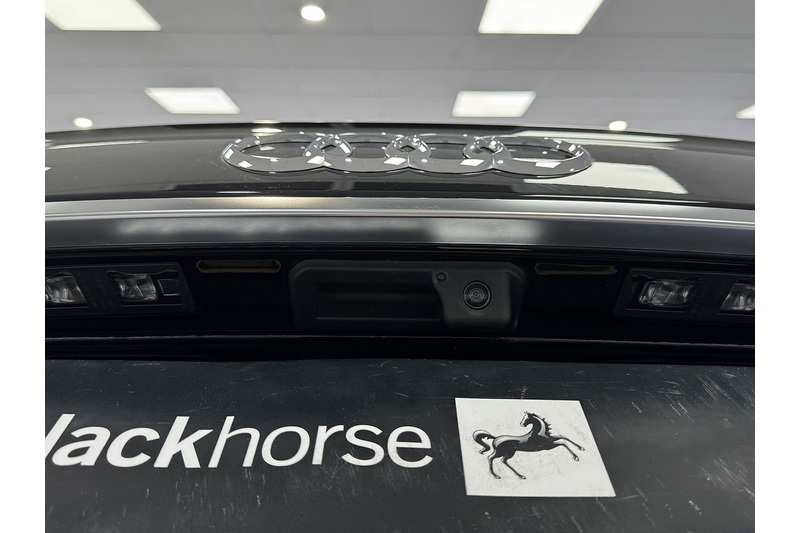 Audi 2.0 TDI 40 S line SUV 5dr Diesel S Tronic quattro Euro 6 (s/s) (204 ps)