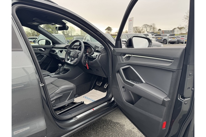 Audi 1.5 TFSI CoD 35 Black Edition SUV 5dr Petrol S Tronic Euro 6 (s/s) (150 ps)