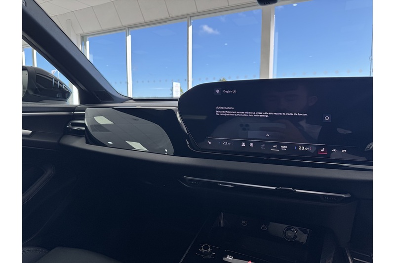 Audi 2.0 TDI S line Estate 5dr Diesel S Tronic quattro Euro 6 (s/s) (204 ps)