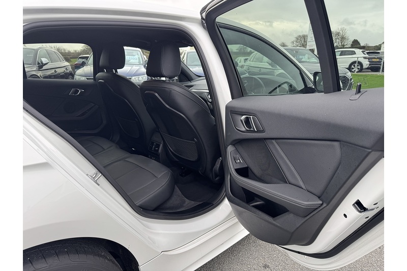 BMW 1.5 118i M Sport (LCP) Hatchback 5dr Petrol DCT Euro 6 (s/s) (136 ps)