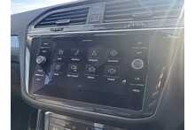 21/21 Volkswagen Tiguan TSI Life SUV 1.5 Automatic Petrol 150 PS