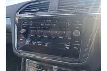 21/21 Volkswagen Tiguan TSI Life SUV 1.5 Automatic Petrol 150 PS