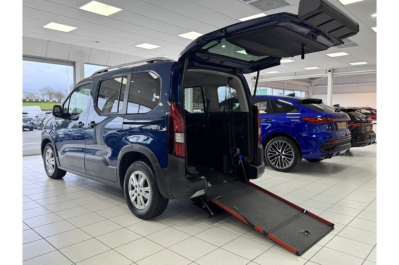 Peugeot 1.2 PureTech Allure Standard MPV 5dr Petrol EAT Euro 6 (s/s) (130 ps)