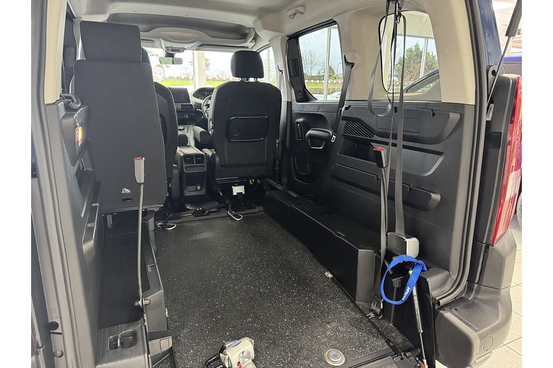 Peugeot 1.2 PureTech Allure Standard MPV 5dr Petrol EAT Euro 6 (s/s) (130 ps)