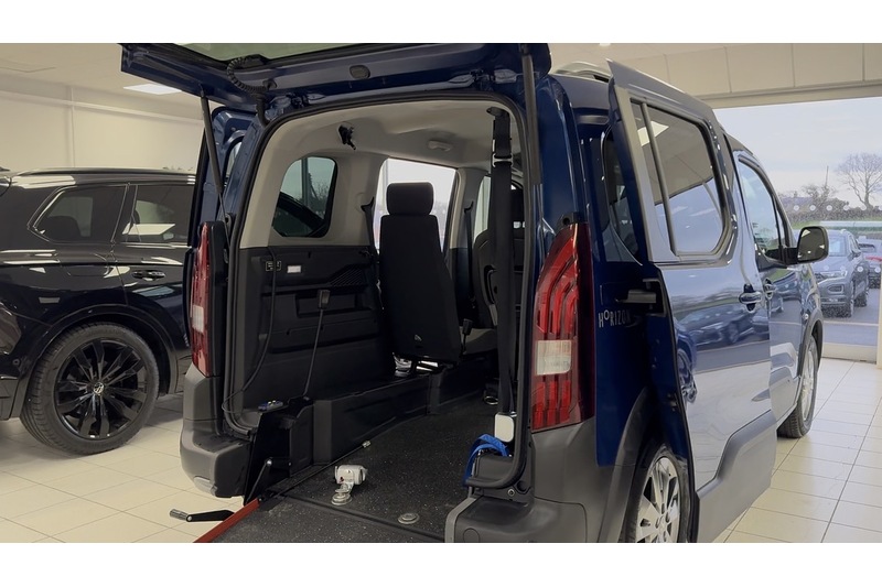 Peugeot 1.2 PureTech Allure Standard MPV 5dr Petrol EAT Euro 6 (s/s) (130 ps)