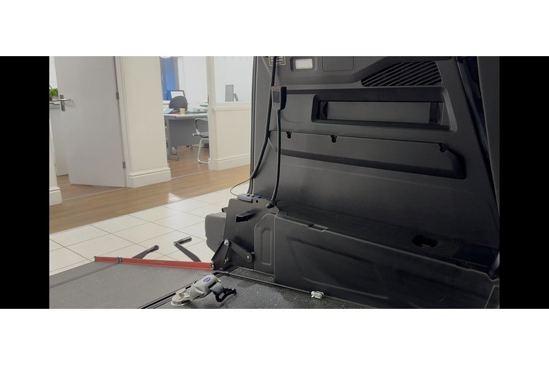 Peugeot 1.2 PureTech Allure Standard MPV 5dr Petrol EAT Euro 6 (s/s) (130 ps)