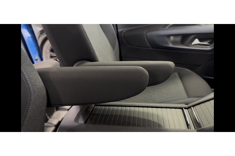 Peugeot 1.2 PureTech Allure Standard MPV 5dr Petrol EAT Euro 6 (s/s) (130 ps)