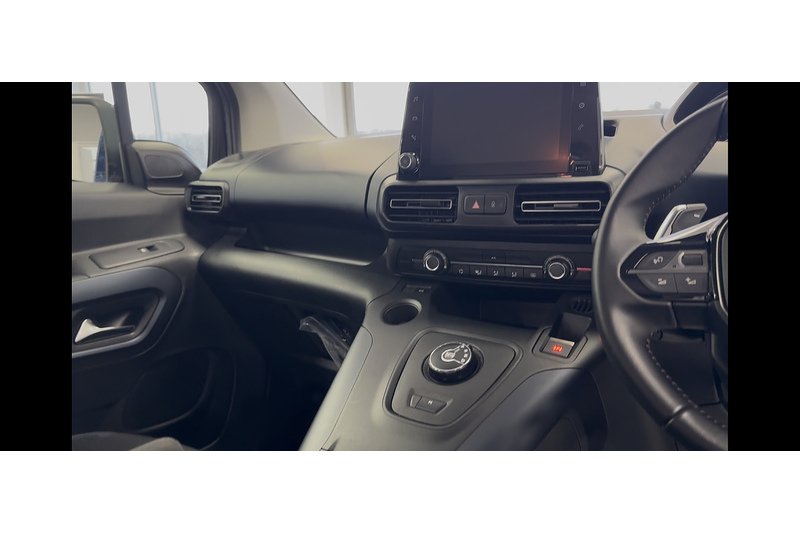 Peugeot 1.2 PureTech Allure Standard MPV 5dr Petrol EAT Euro 6 (s/s) (130 ps)