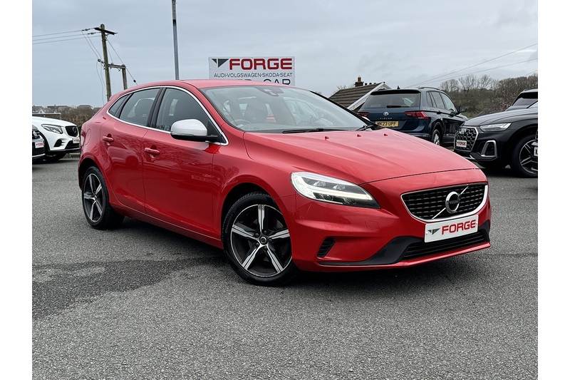 Volvo 2.0 T2 GPF R-Design Nav Plus Hatchback 5dr Petrol Manual Euro 6 (s/s) (122 ps)