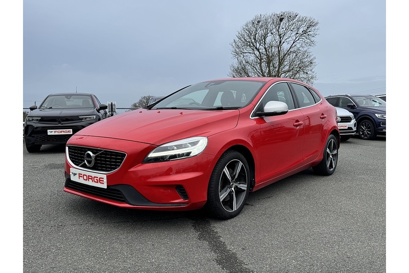 Volvo 2.0 T2 GPF R-Design Nav Plus Hatchback 5dr Petrol Manual Euro 6 (s/s) (122 ps)