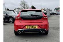 19/19 Volvo V40 2.0 T2 GPF R-Design Nav Plus Petrol Manual 122 ps