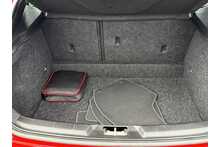 19/19 Volvo V40 2.0 T2 GPF R-Design Nav Plus Petrol Manual 122 ps