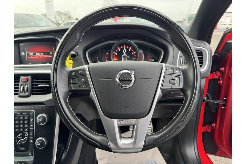 Volvo 2.0 T2 GPF R-Design Nav Plus Hatchback 5dr Petrol Manual Euro 6 (s/s) (122 ps)