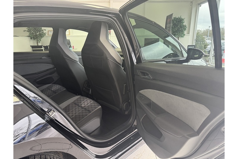 Volkswagen 1.5 TSI R-Line Hatchback 5dr Petrol Manual Euro 6 (s/s) (130 ps)