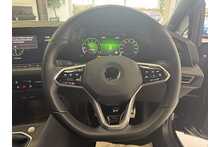 21/21 Volkswagen Golf 1.5 TSI R-Line Hatchback Petrol Manual 130 ps