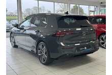 24/24 Volkswagen Golf 1.5 eTSI MHEV R-Line Petrol Hybrid DSG 150 ps