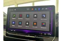 24/24 Volkswagen Golf 1.5 eTSI MHEV R-Line Petrol Hybrid DSG 150 ps