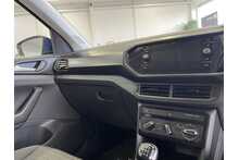 21/71  Volkswagen T-Cross 1.0 TSI SE