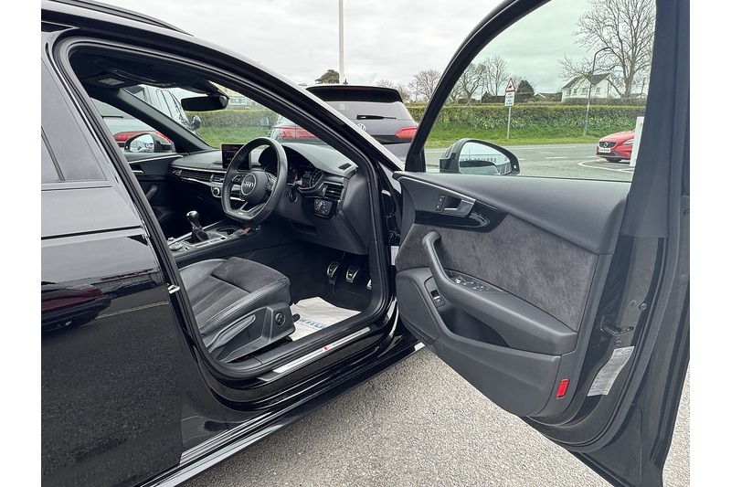 Audi 2.0 TFSI 35 Black Edition Estate 5dr Petrol Manual Euro 6 (s/s) (150 ps)