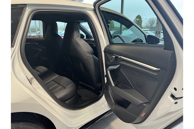 Audi 1.5 TFSIe Black Edition Sportback 5dr Petrol Plug-in Hybrid S Tronic Euro 6 (s/s) 17.9kWh (204 ps)