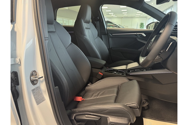 Audi 1.5 TFSIe Black Edition Sportback 5dr Petrol Plug-in Hybrid S Tronic Euro 6 (s/s) 17.9kWh (204 ps)