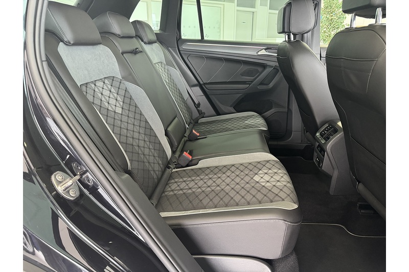 Volkswagen 2.0 TDI R-Line SUV 5dr Diesel DSG 4Motion Euro 6 (s/s) (200 ps)