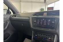 21/21 Volkswagen Tiguan 2.0 TDI R-Line SUV Diesel DSG 4Motion 200 ps
