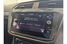 21/21 Volkswagen Tiguan 2.0 TDI R-Line SUV Diesel DSG 4Motion 200 ps