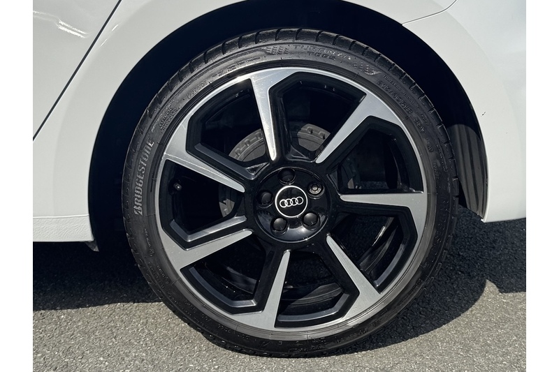 Audi 1.0 TFSI 25 Black Edition Sportback 5dr Petrol S Tronic Euro 6 (s/s) (95 ps)