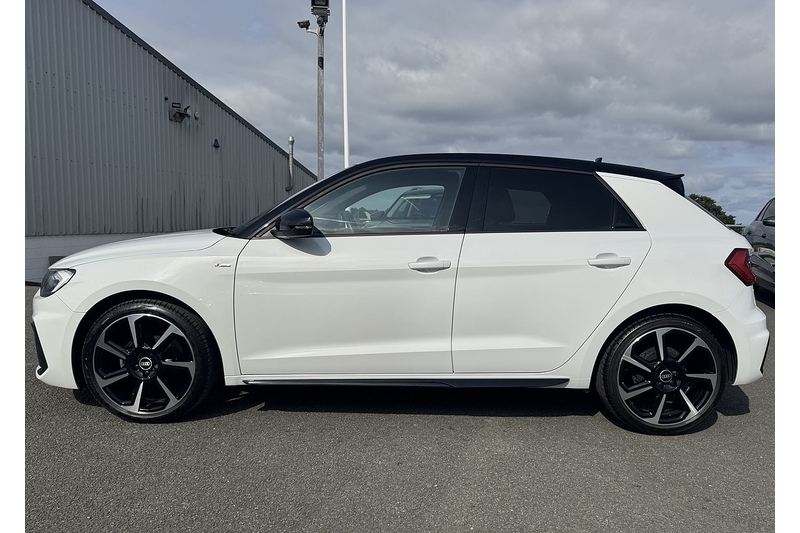 Audi 1.0 TFSI 25 Black Edition Sportback 5dr Petrol S Tronic Euro 6 (s/s) (95 ps)