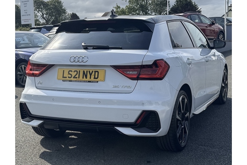 Audi 1.0 TFSI 25 Black Edition Sportback 5dr Petrol S Tronic Euro 6 (s/s) (95 ps)
