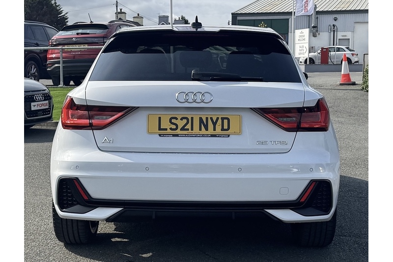 Audi 1.0 TFSI 25 Black Edition Sportback 5dr Petrol S Tronic Euro 6 (s/s) (95 ps)