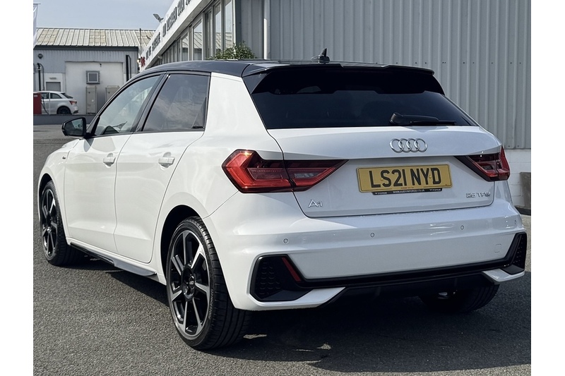 Audi 1.0 TFSI 25 Black Edition Sportback 5dr Petrol S Tronic Euro 6 (s/s) (95 ps)