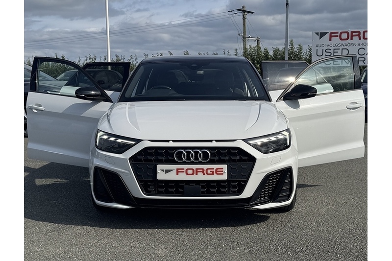 Audi 1.0 TFSI 25 Black Edition Sportback 5dr Petrol S Tronic Euro 6 (s/s) (95 ps)