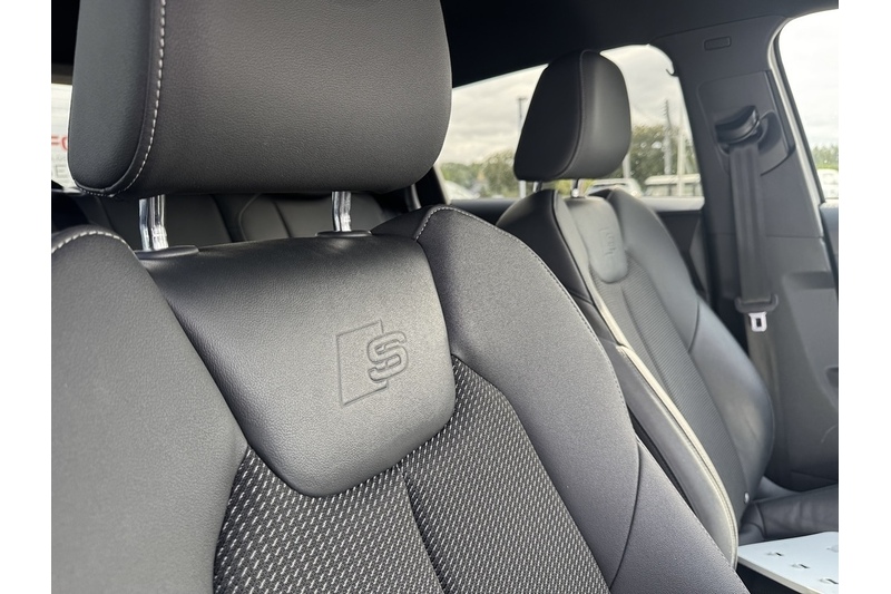 Audi 1.0 TFSI 25 Black Edition Sportback 5dr Petrol S Tronic Euro 6 (s/s) (95 ps)