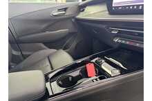 26/26 Audi Q3 40 TFSI Quattro S Line 2.0 TFSI 204 PSS-Tronic SUV 5dr