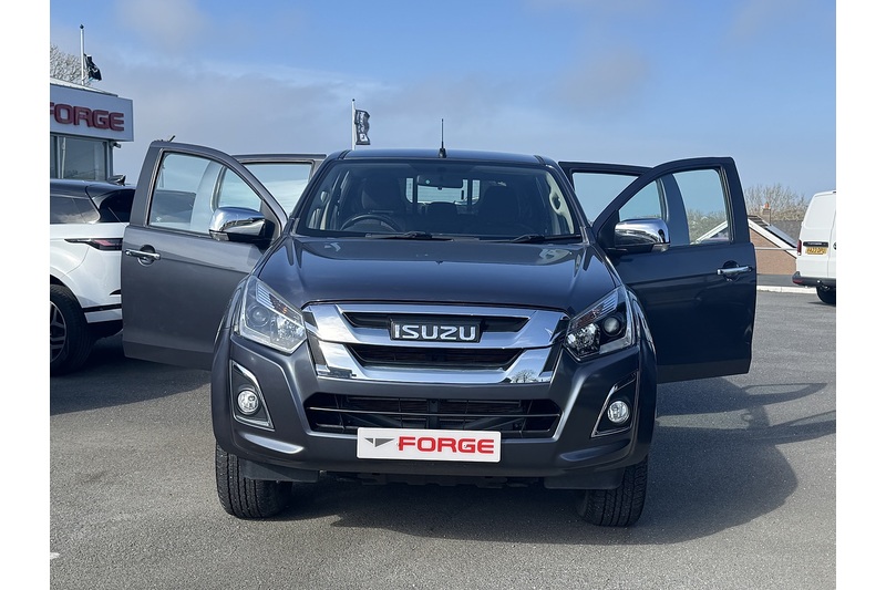 Isuzu TD Yukon Pickup 1.9 Automatic Diesel