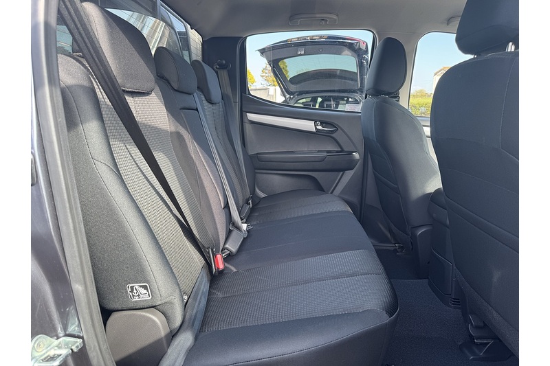 Isuzu TD Yukon Pickup 1.9 Automatic Diesel