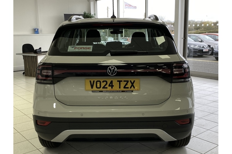 Volkswagen 1.0 TSI MOVE SUV 5dr Petrol DSG Euro 6 (s/s) (110 ps)